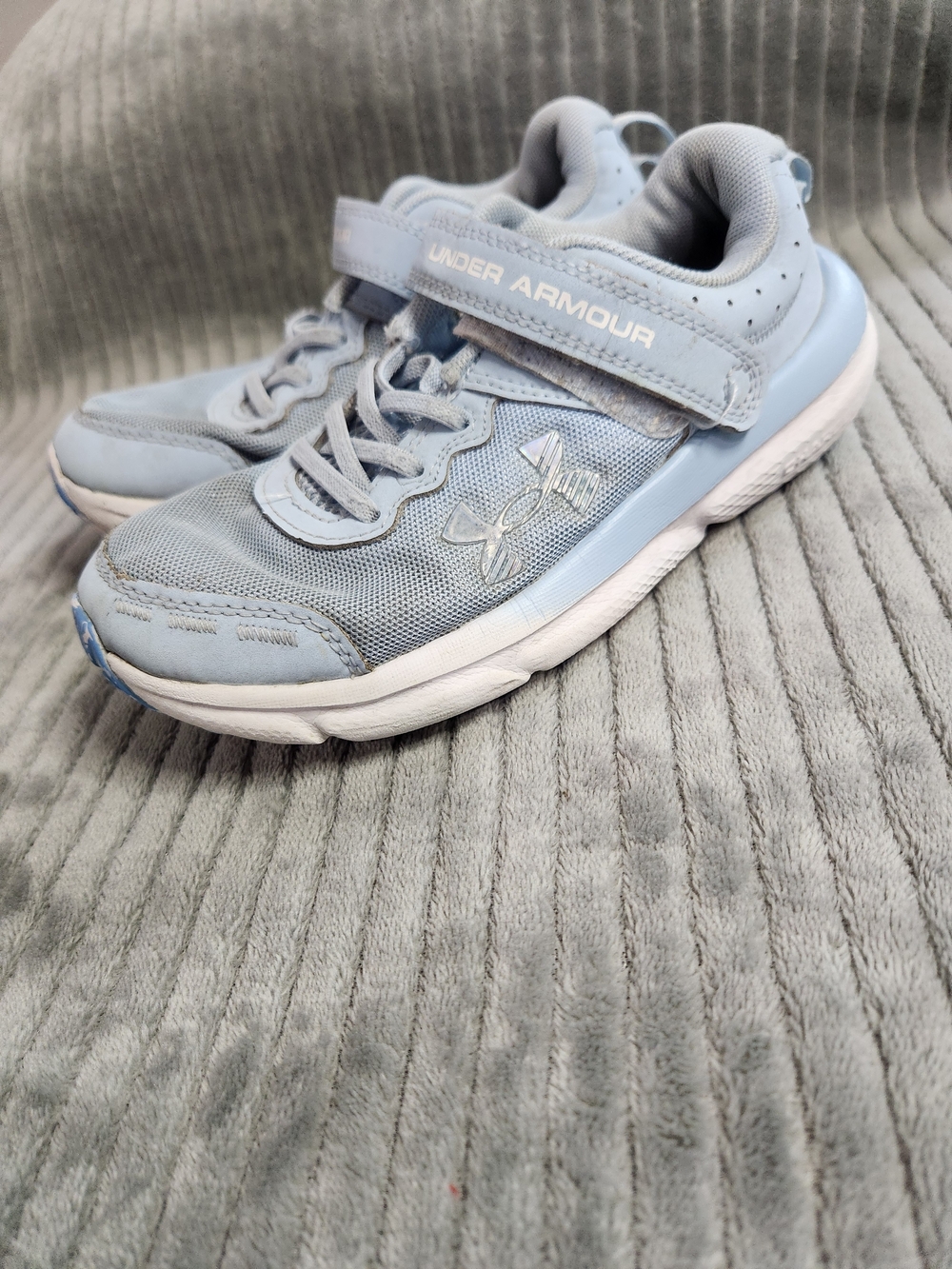 Under Armour Unisex Kids Mesh Hook & Loop Low Top Sneakers Beige White US 2
